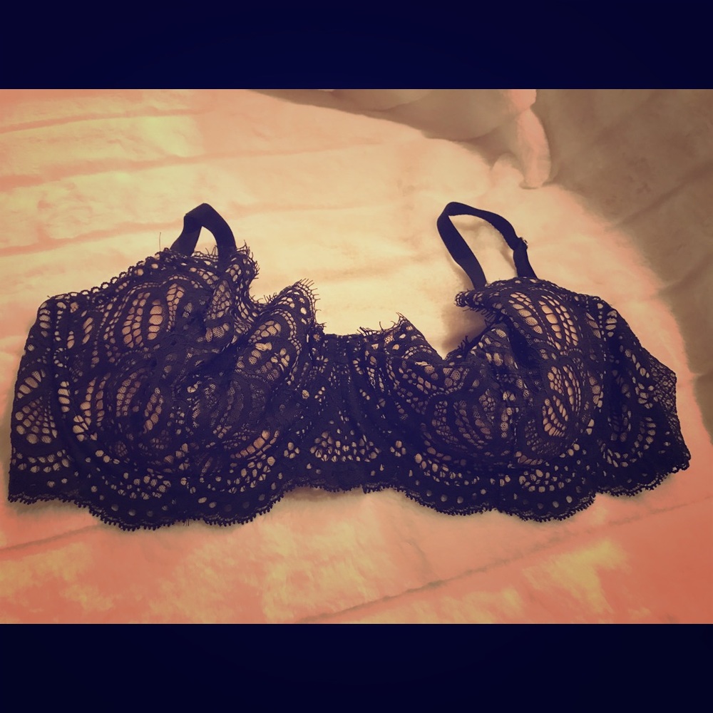 Victoria’s Secret Very Sexy Unlined Wicked bra